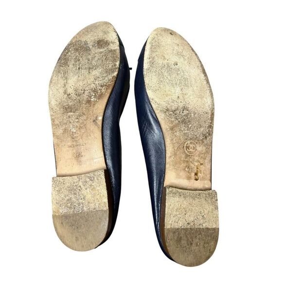 Chanel Navy Leather CC Toe Cap Ballet Flats 40.5 - Picture 13 of 14
